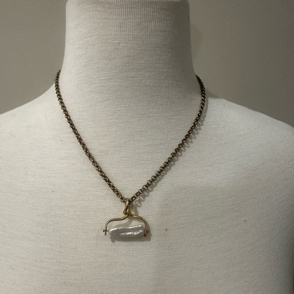 Unique Iridescent Pearl Necklace